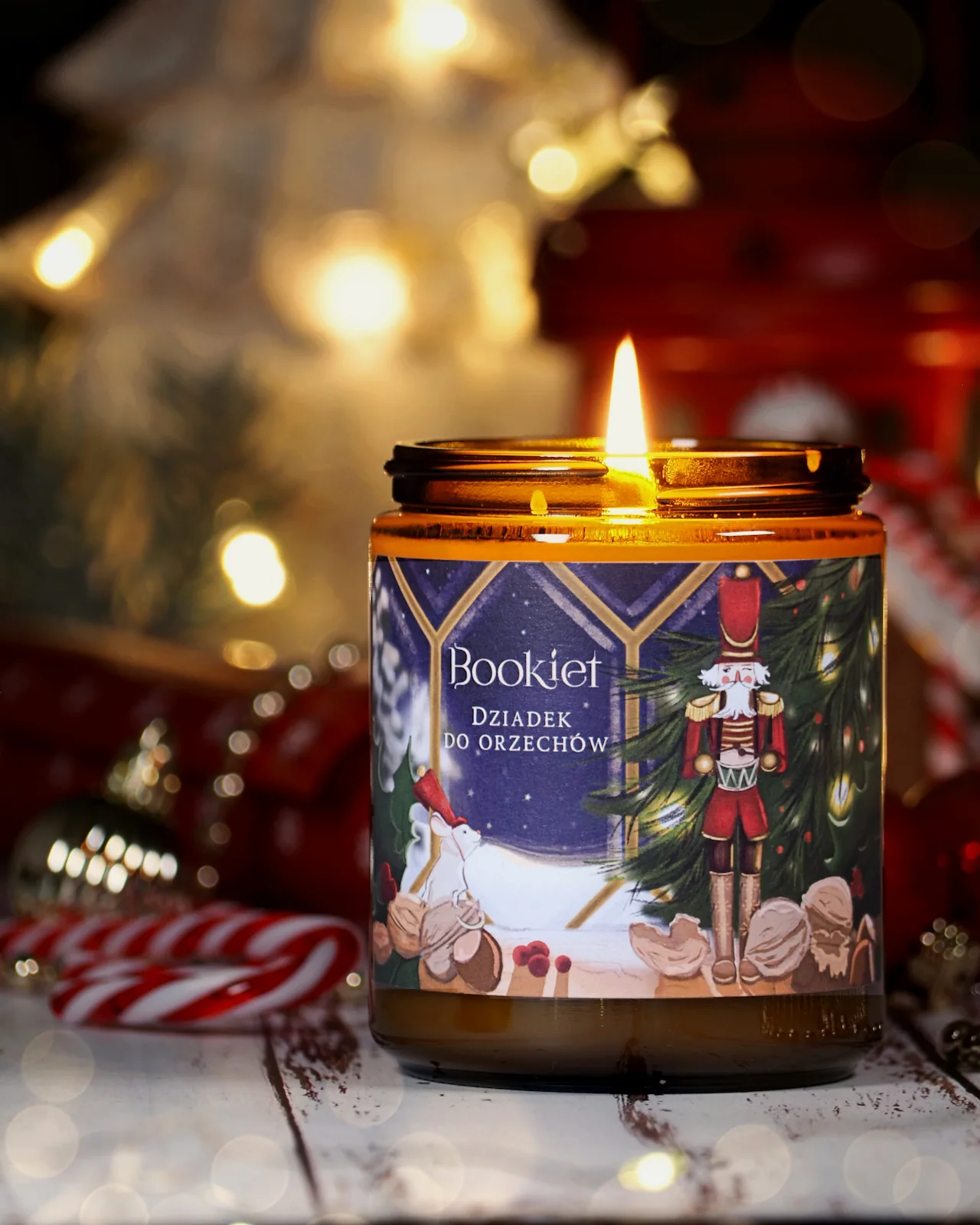 Świeca sojowa Dziadek do Orzechów – gorąca czekolada, orzech laskowy, orzech włoski, mleczna pianka